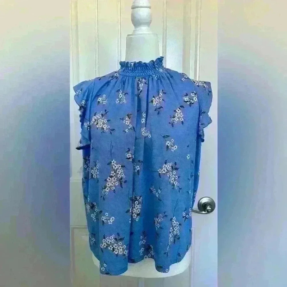 Floral blouse, Size: Medium